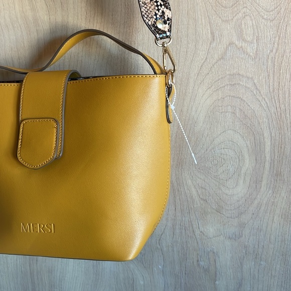 Mersi Bucket Bag Purse Faux Leather Gold Women’s - Picture 3 of 14